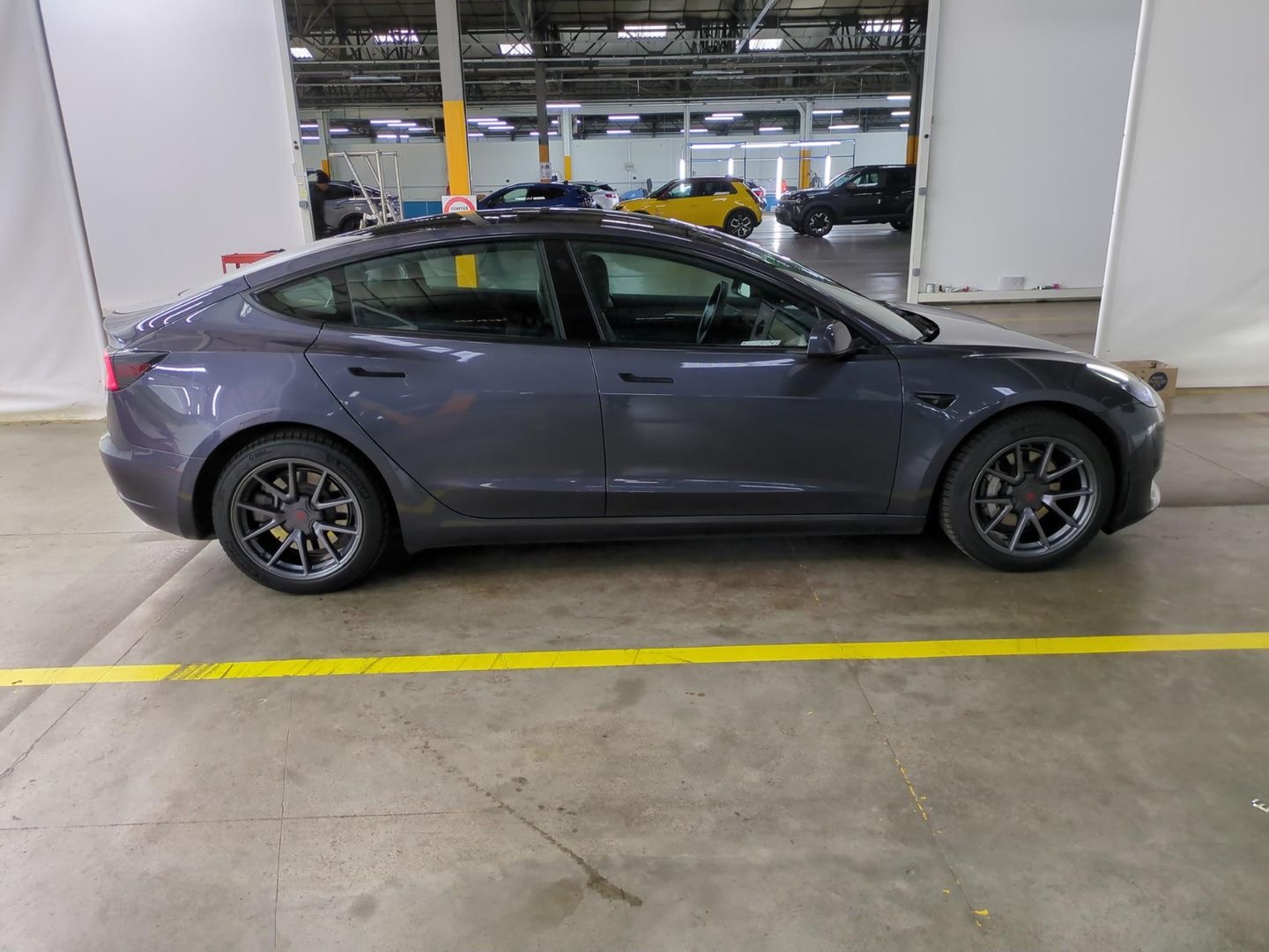 Tesla Model 3 — Photo 4